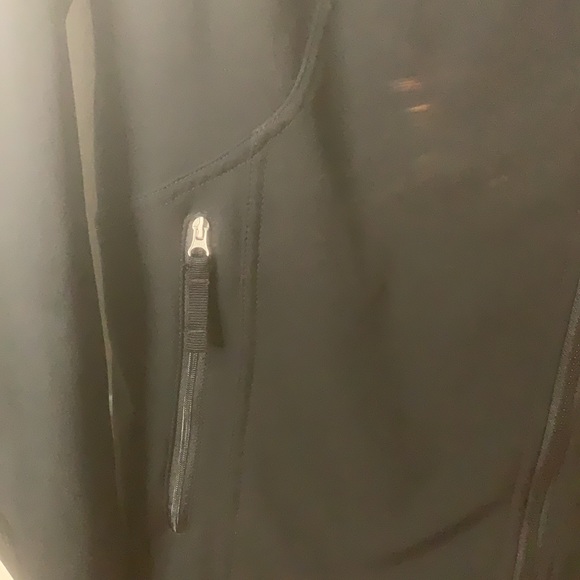 Eddie Bauer’s Women’s Lined Raincoat size Large - Picture 2 of 4